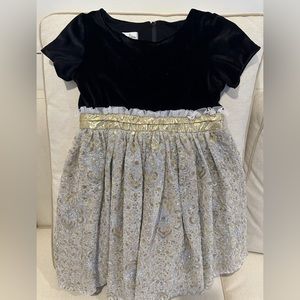 Girls Chasing Fireflies dress size 6. Velvet top, sequin bottom.